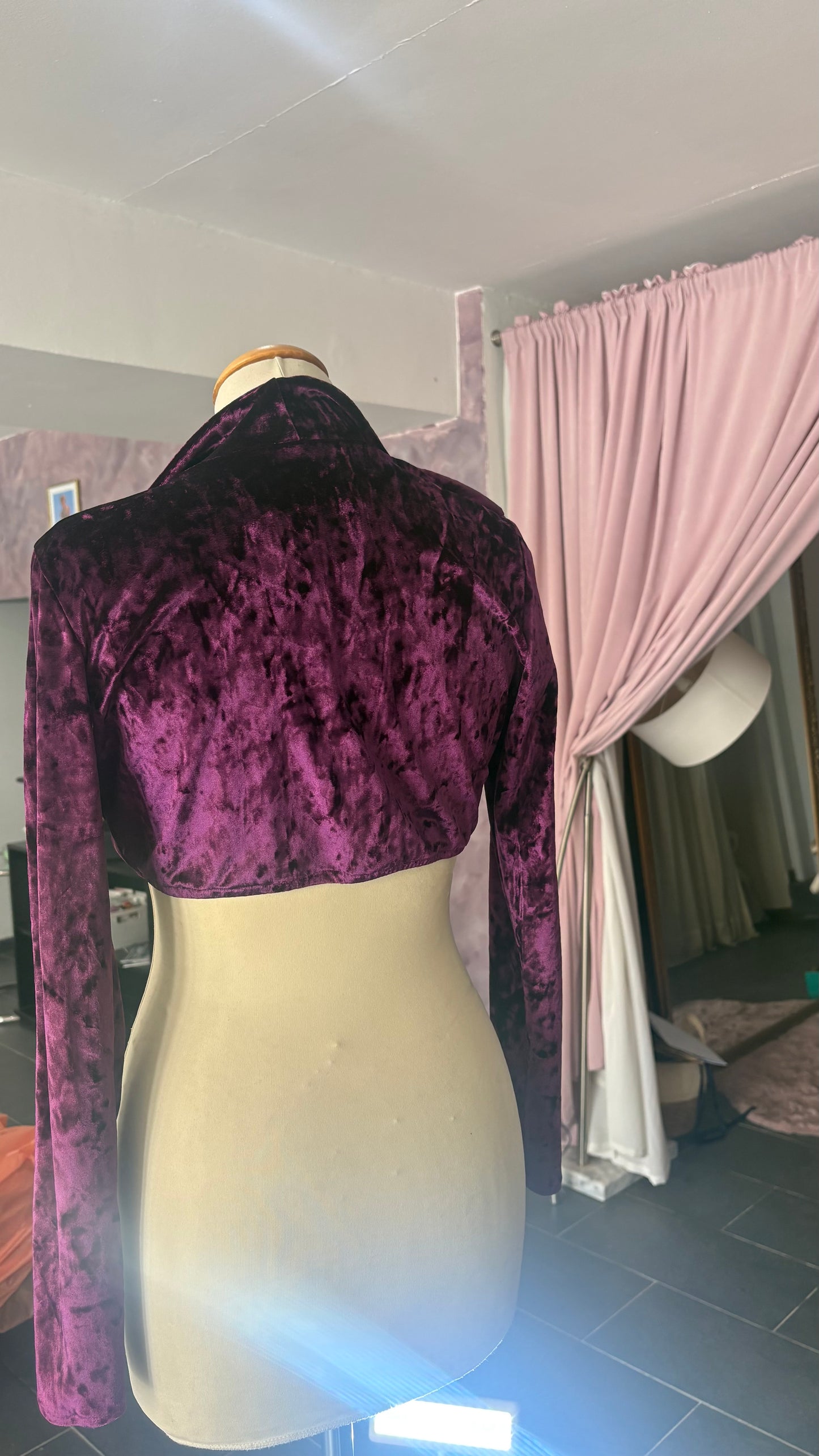 Long Sleeve Top With Colar and Ties
