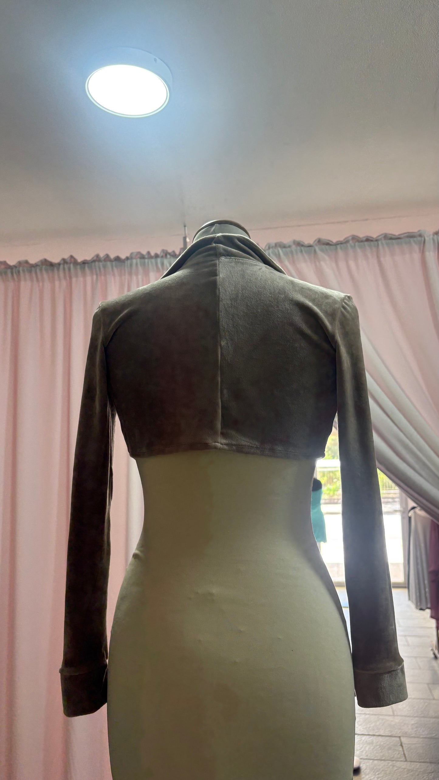 Long Sleeve Top With Colar and Ties